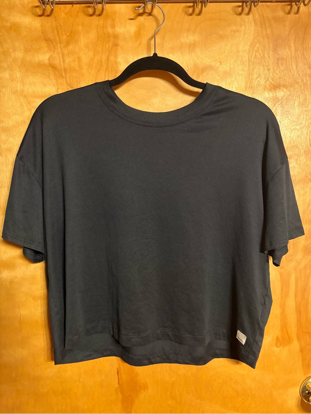 Vuori Black Women's Boxy Crop Tee - Medium